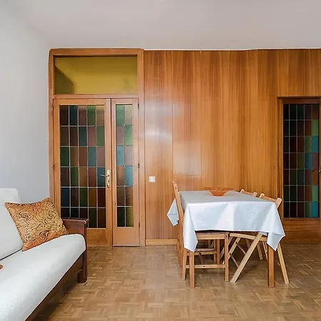 Cozy 2bed With Private Terrace Apartment