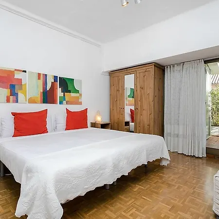 Cozy 2bed With Private Terrace Apartment *