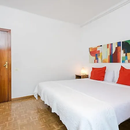 Cozy 2bed With Private Terrace Apartment
