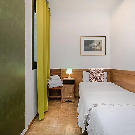 Cozy 2bed With Private Terrace Apartment *